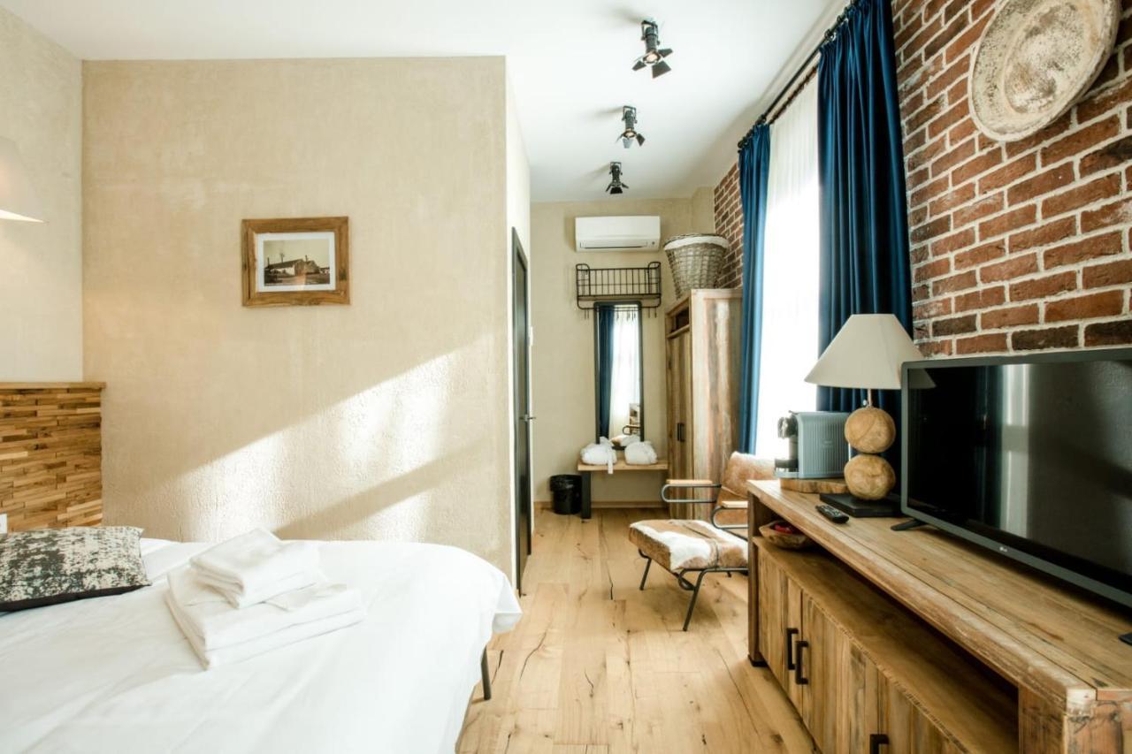 Acsa Inn Craiova Buitenkant foto