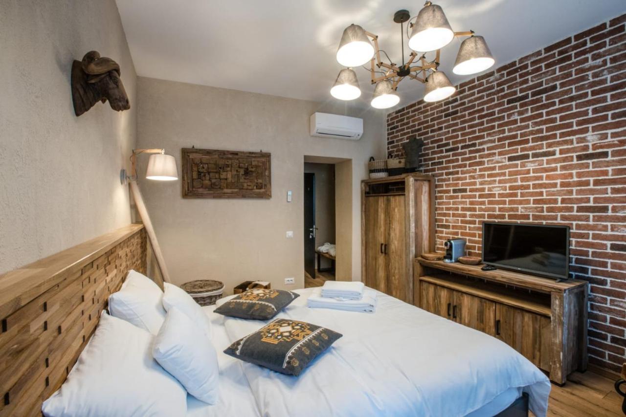 Acsa Inn Craiova Buitenkant foto