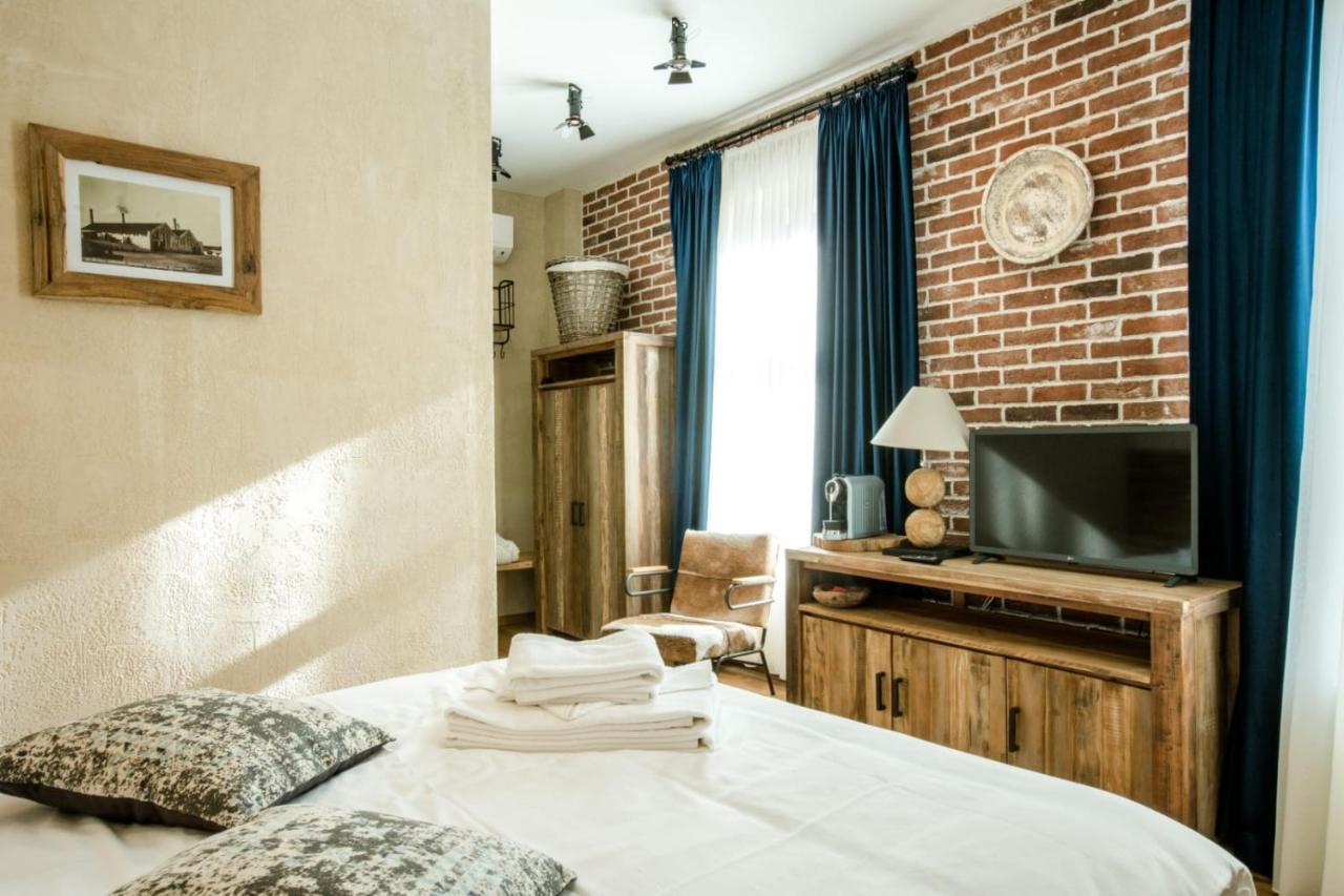 Acsa Inn Craiova Buitenkant foto